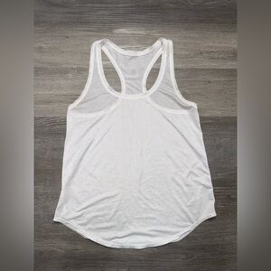 Lululemon love tank size 6
